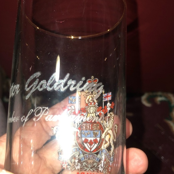 Canada Coat of Arms Glass on back Peter Goldring, member of Parliment- no flaws - Picture 5 of 7